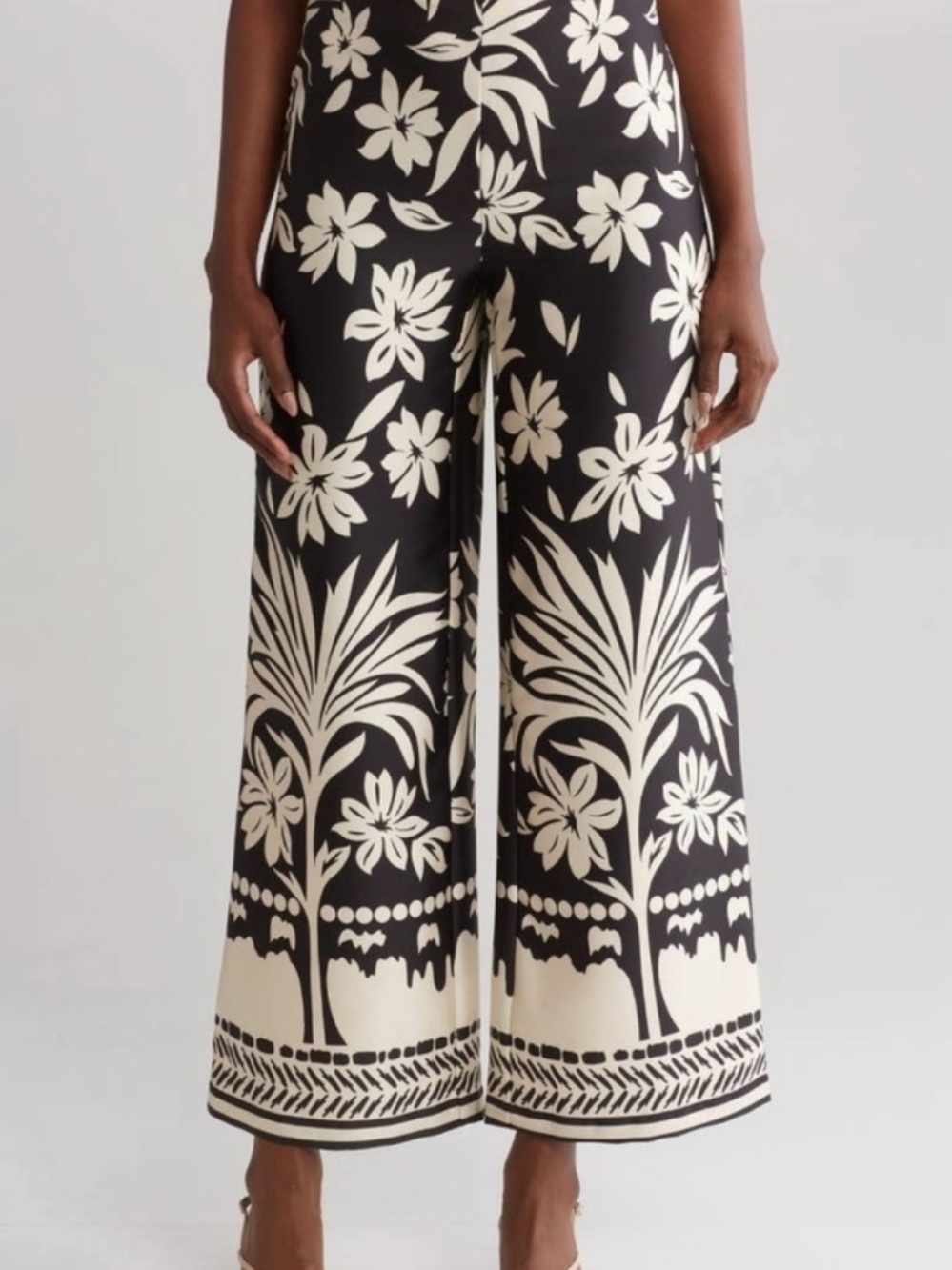 High-Waist Wide Leg Floral Print Pants in Black and Cream